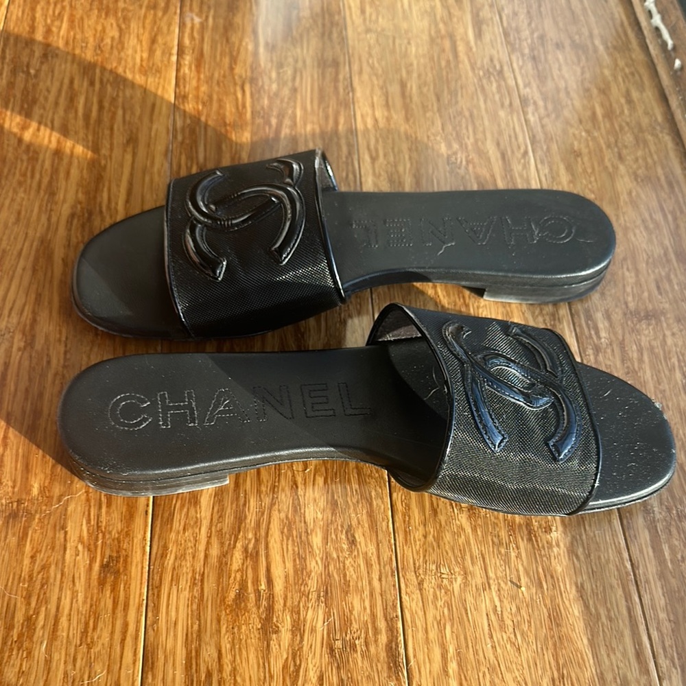 CHANEL Black Slide Sandals - Picture 4 of 5